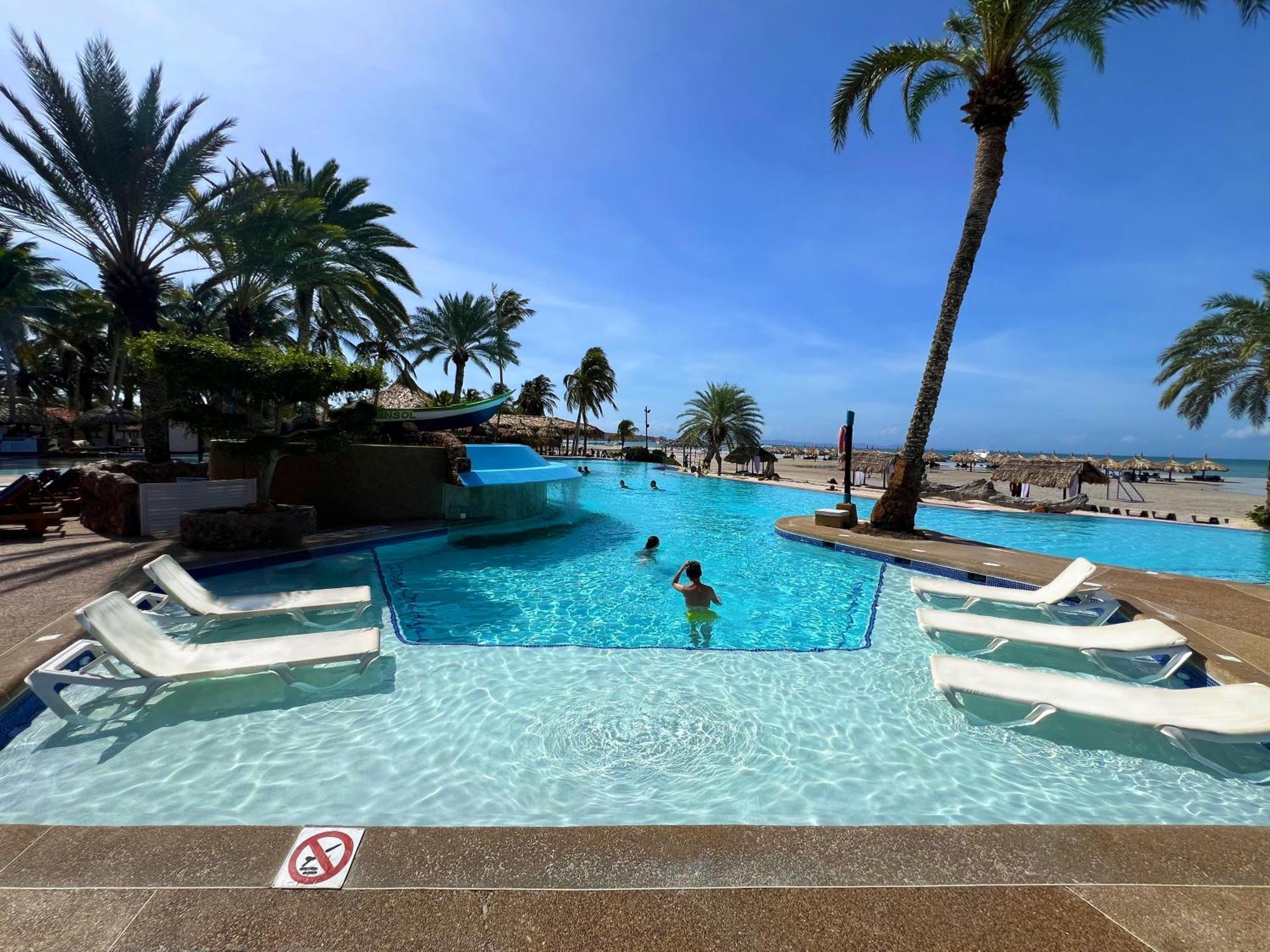 Sunsol Punta Blanca Hotel San Pedro Exterior photo